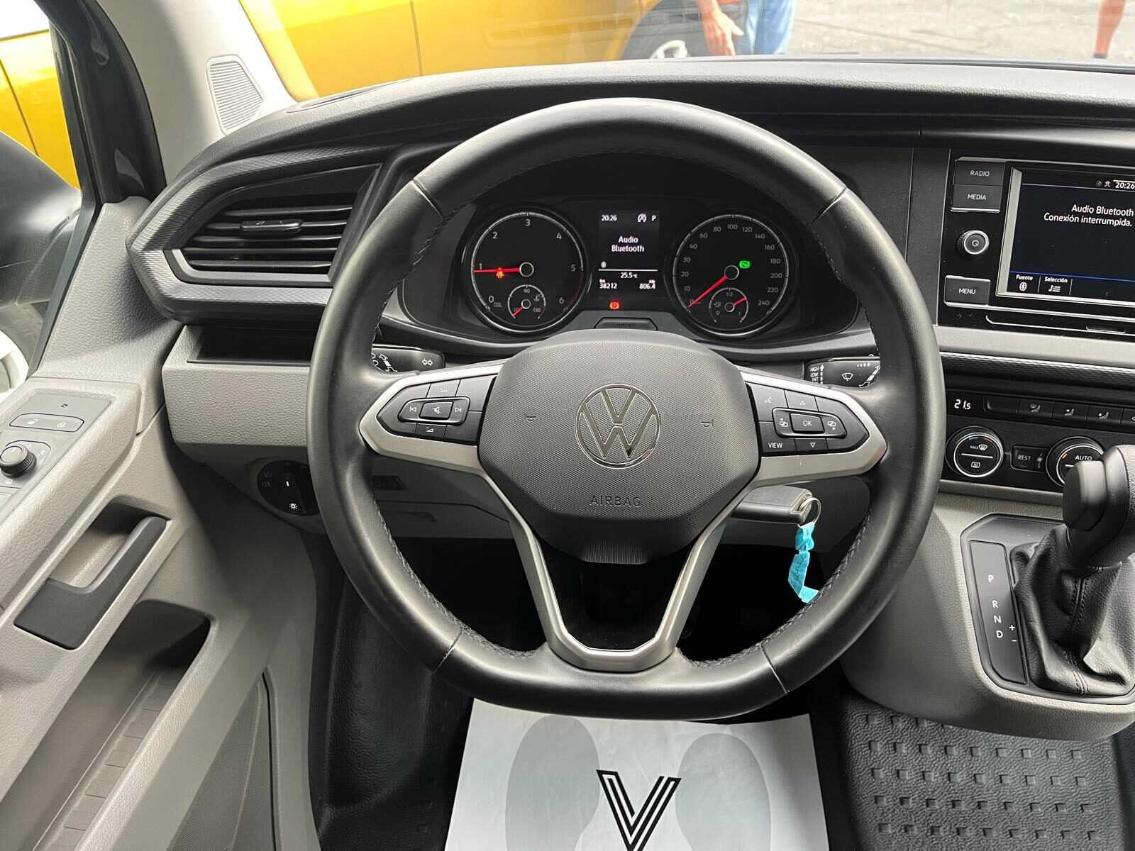 VOLKSWAGEN CARAVELLE