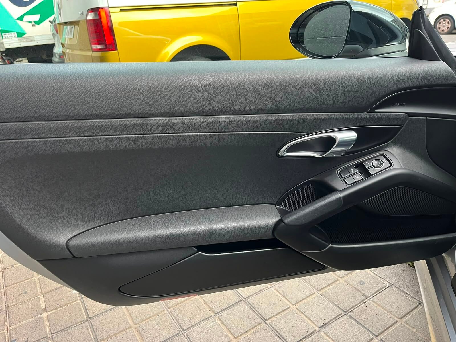 PORSCHE 718 Cayman