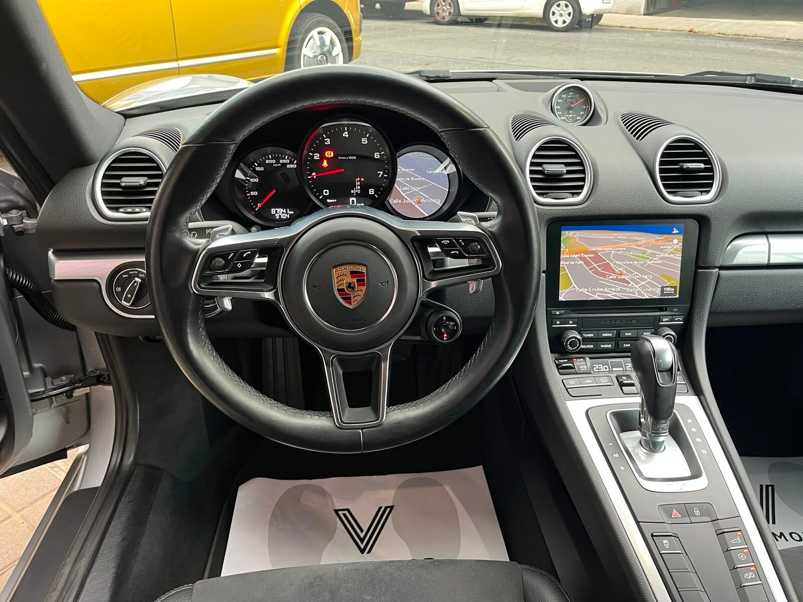 PORSCHE 718 Cayman