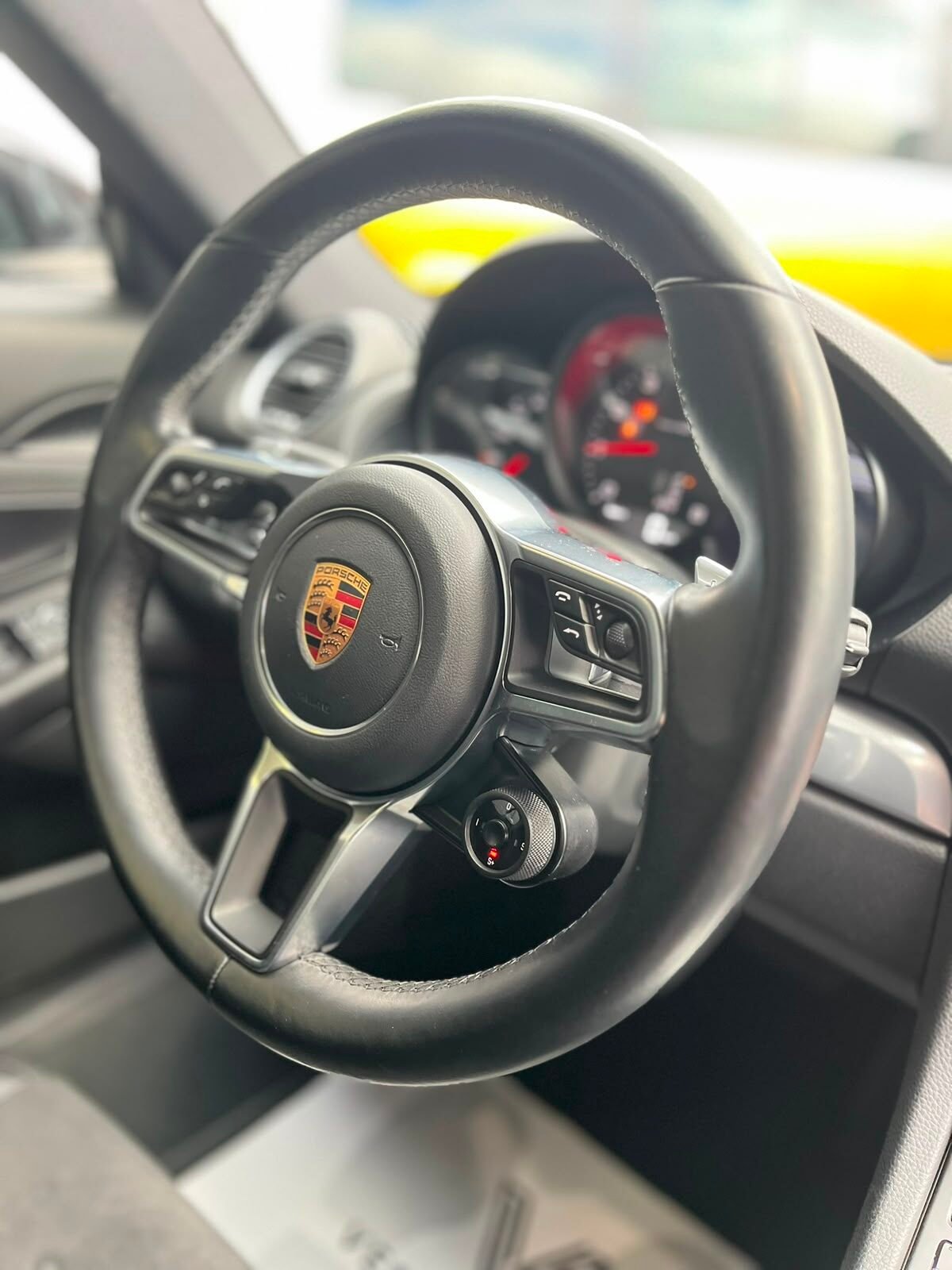 PORSCHE 718 Cayman