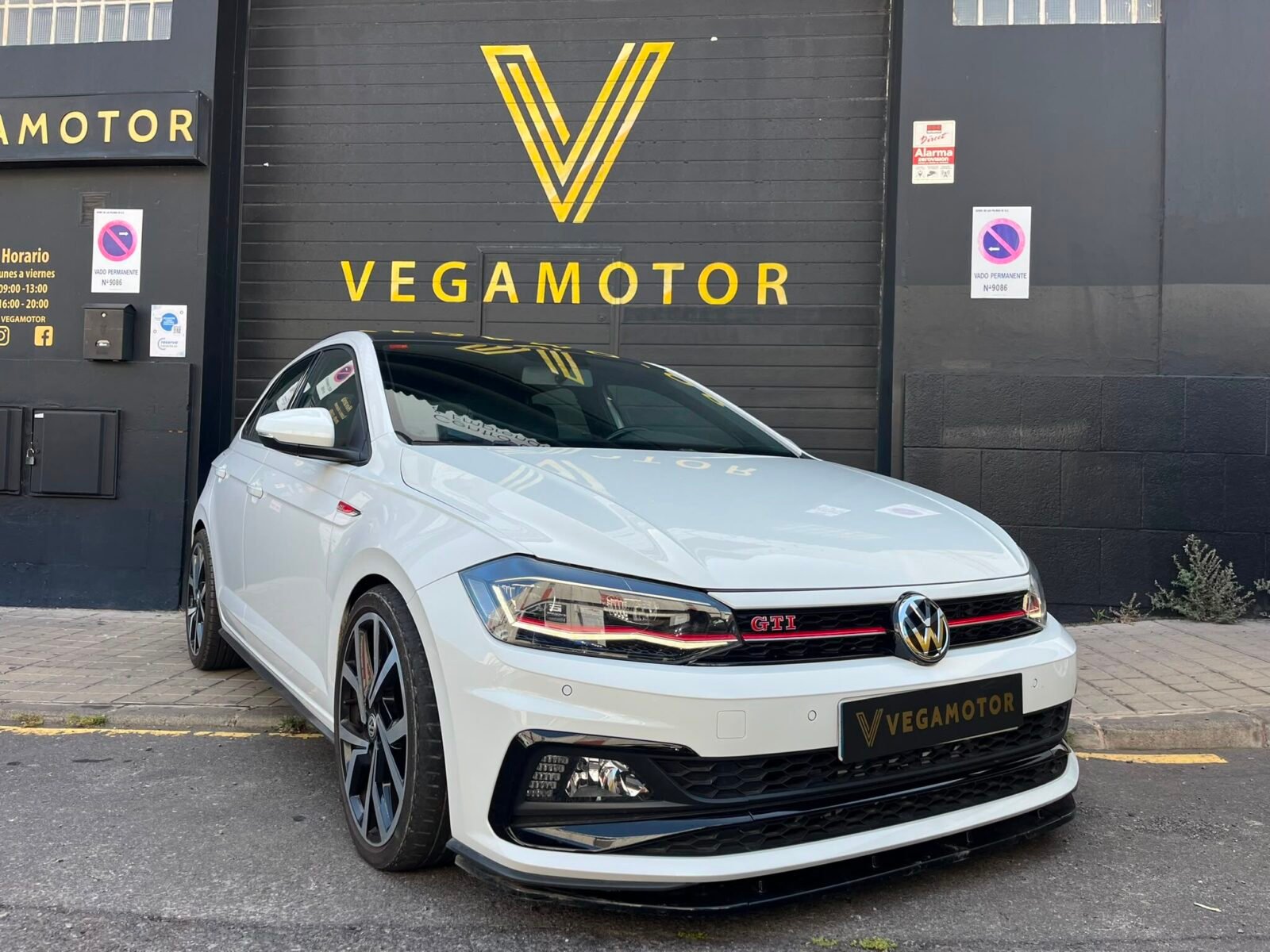 VOLKSWAGEN POLO GTI