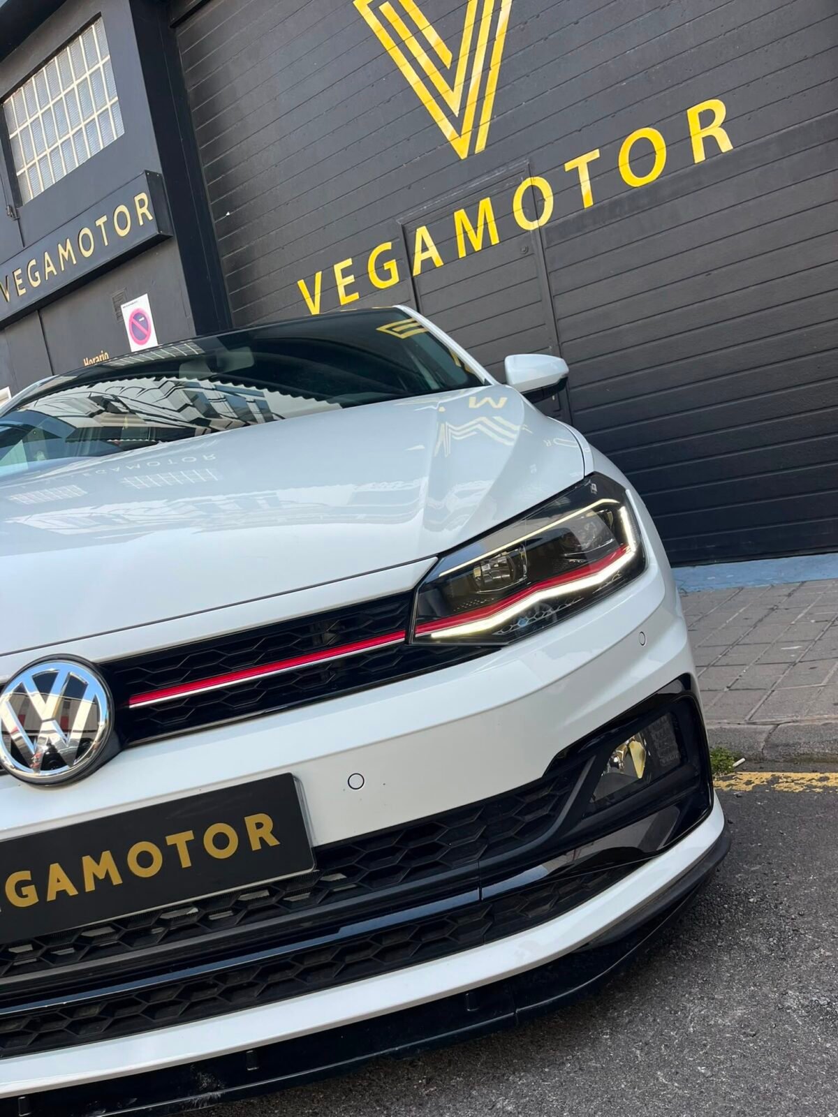 VOLKSWAGEN POLO GTI