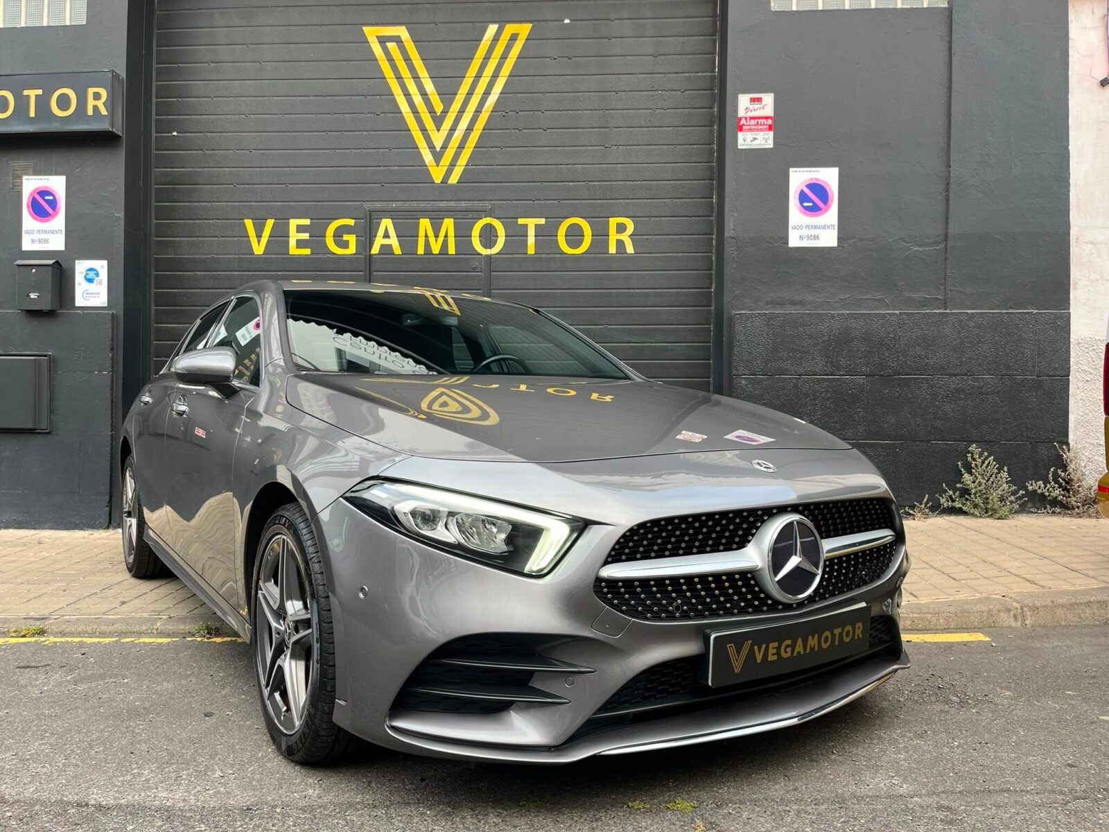 MERCEDES-BENZ Clase A A250e