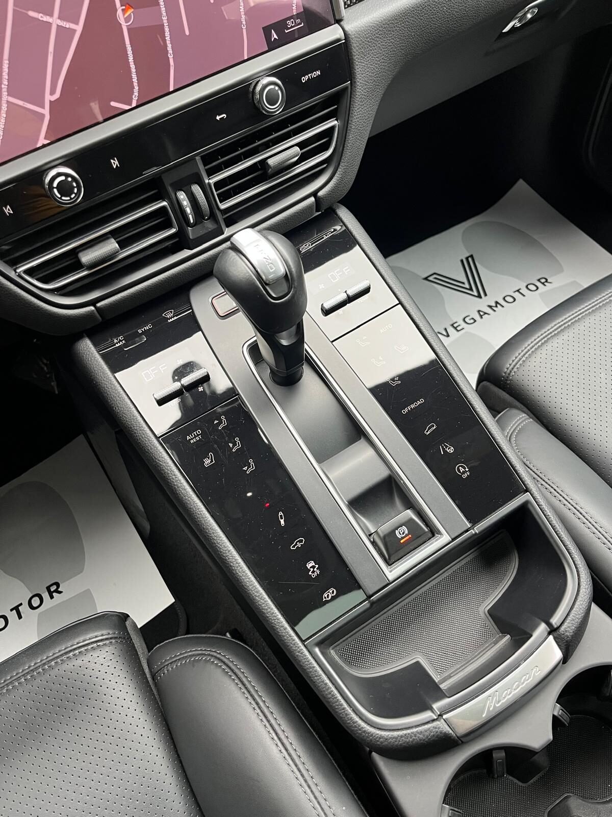 PORSCHE Macan GTS