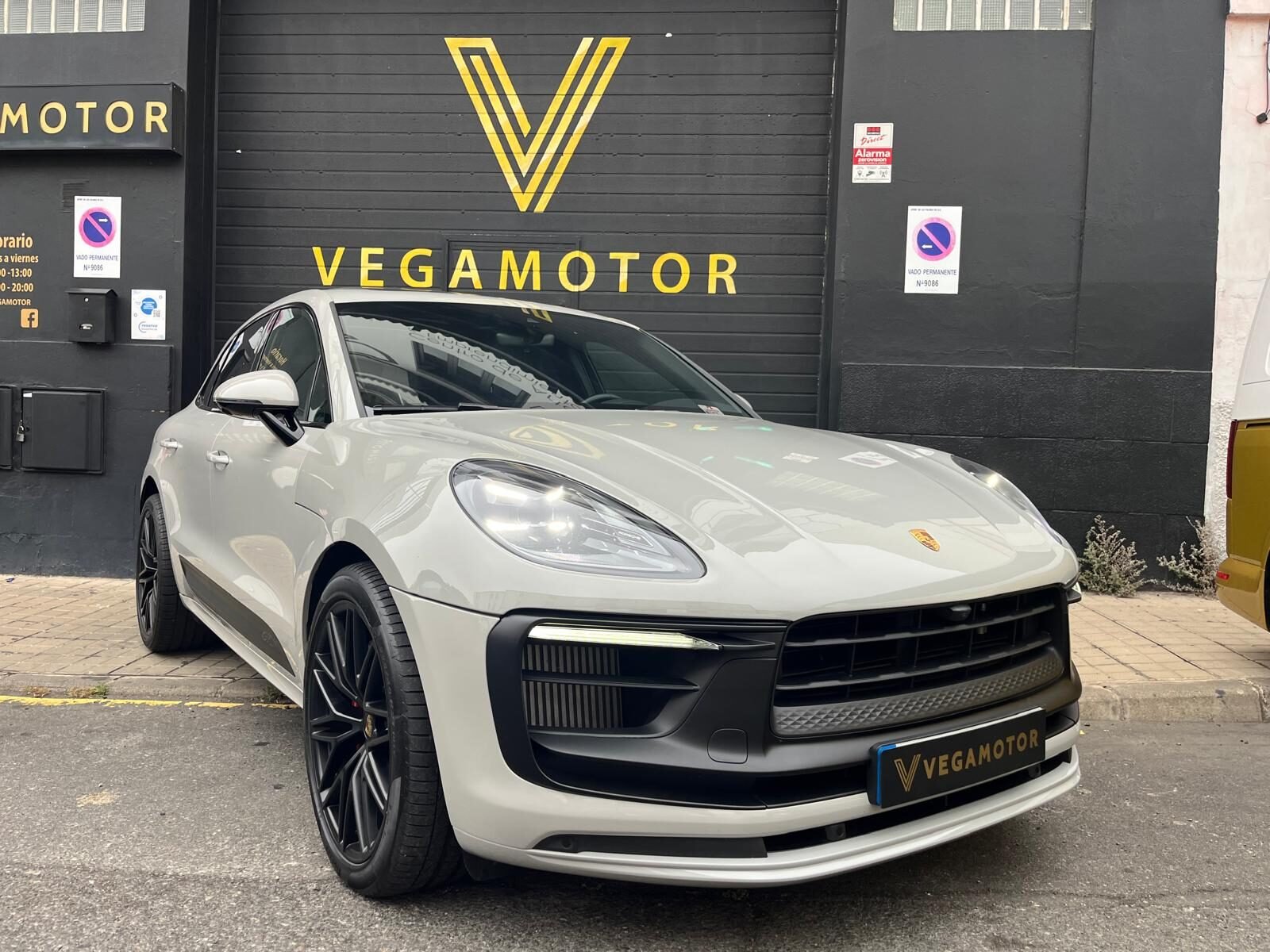PORSCHE Macan GTS