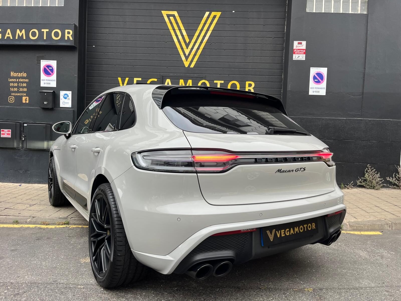PORSCHE Macan GTS