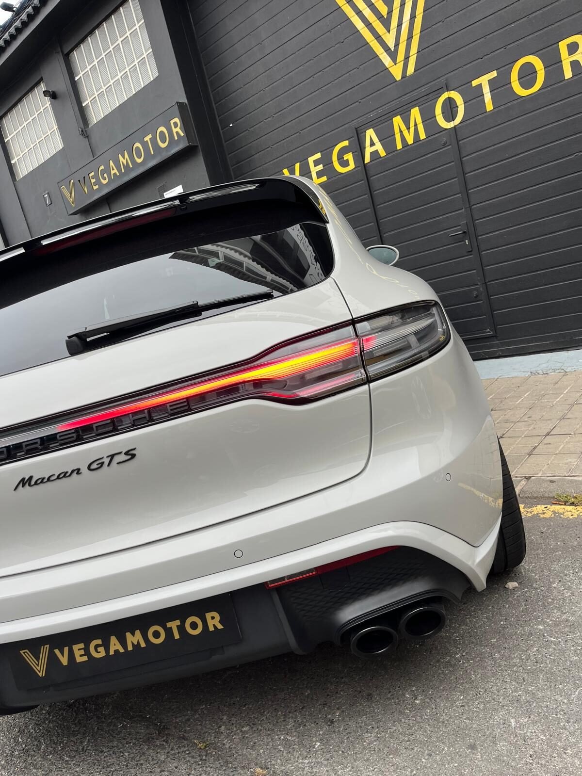 PORSCHE Macan GTS