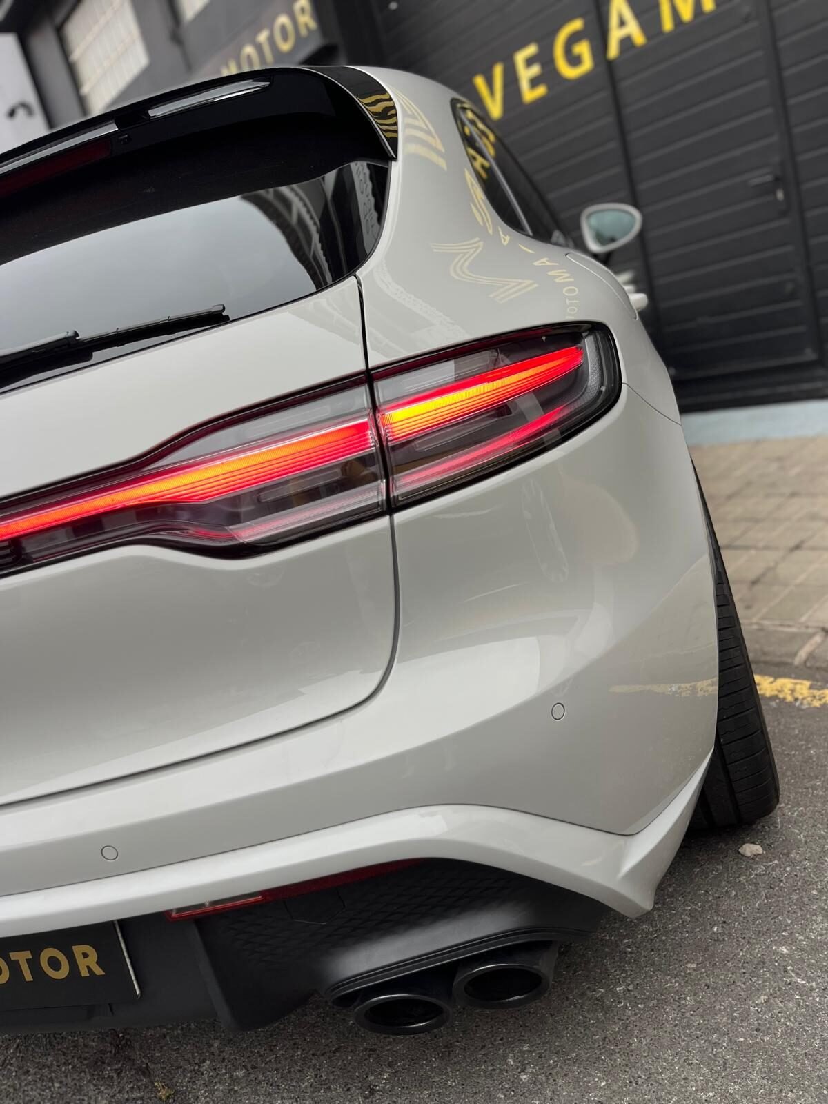 PORSCHE Macan GTS
