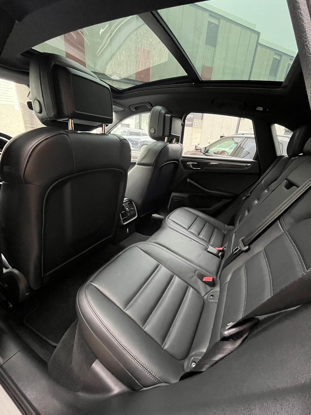 PORSCHE Macan GTS