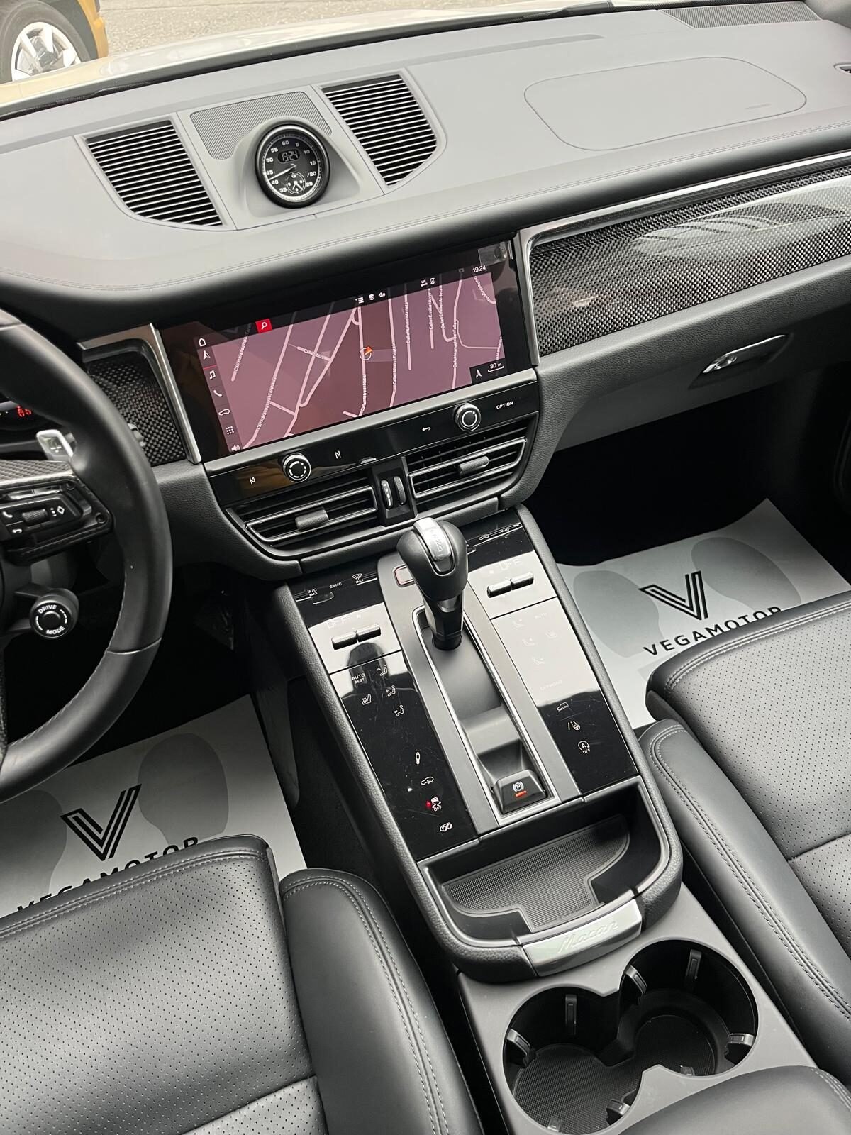 PORSCHE Macan GTS