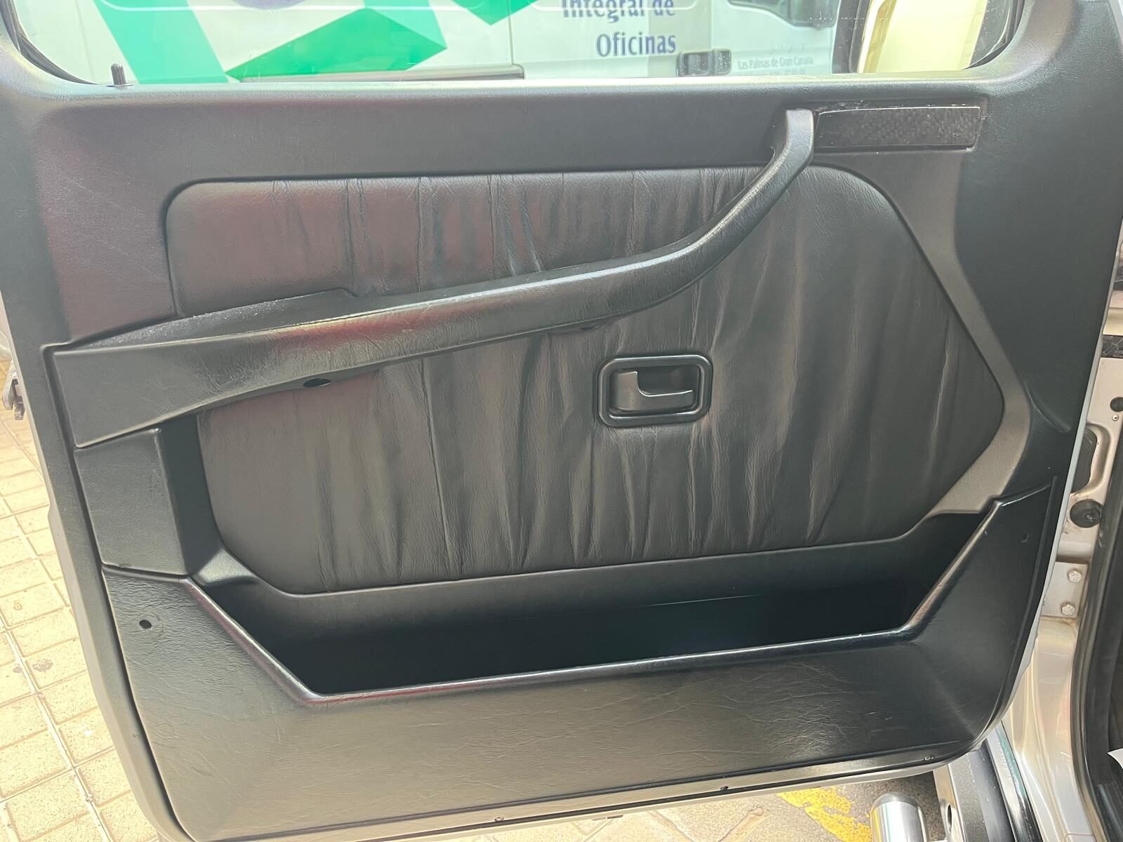 MERCEDES-BENZ CLASE G 300TD STW SWB
