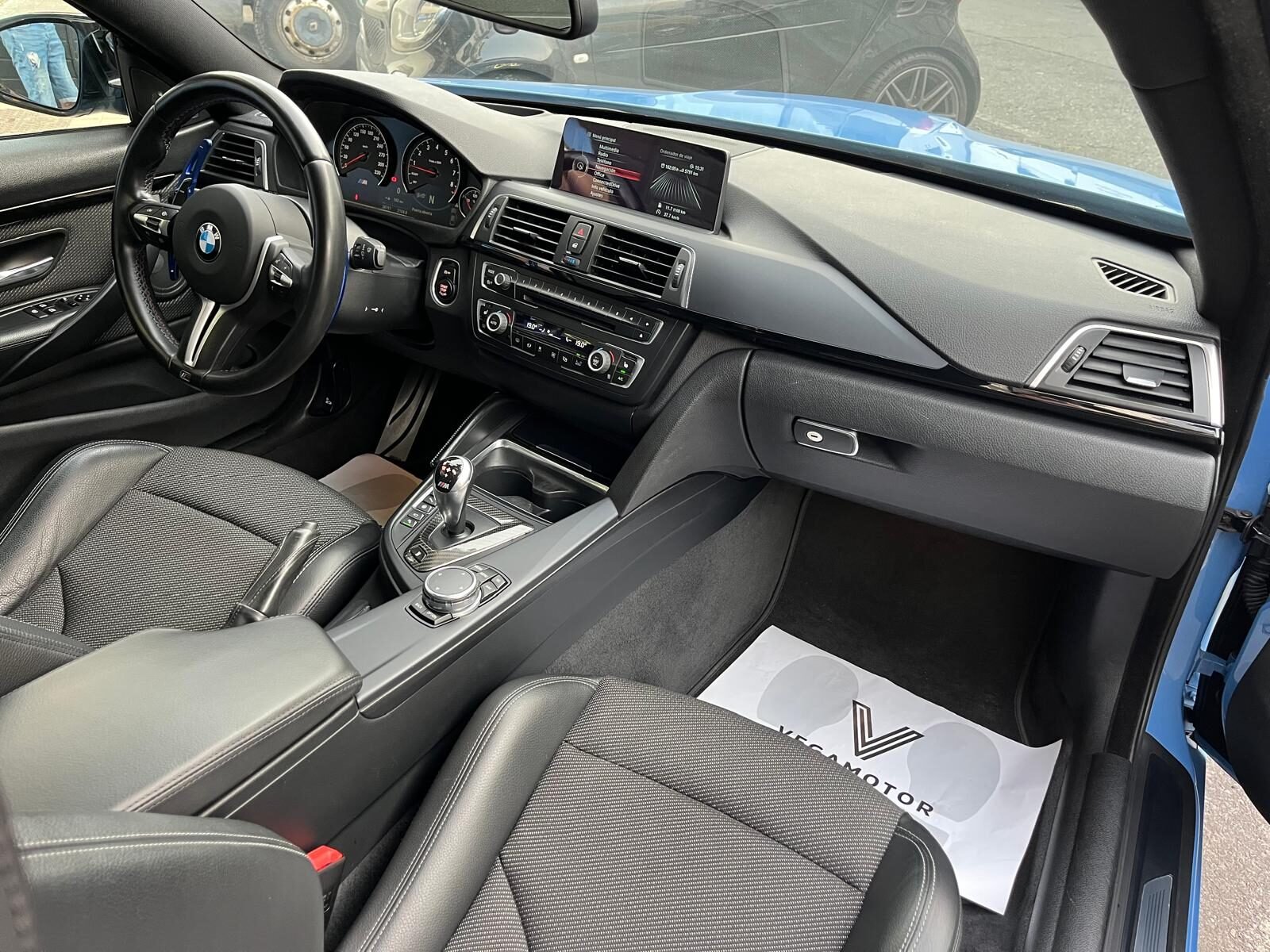 BMW M4 COMPETITION