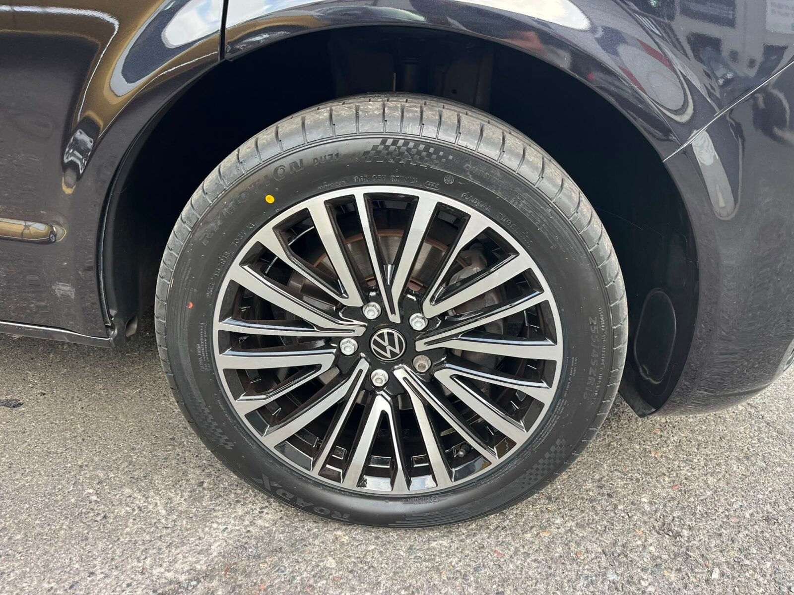 VOLKSWAGEN CARAVELLE