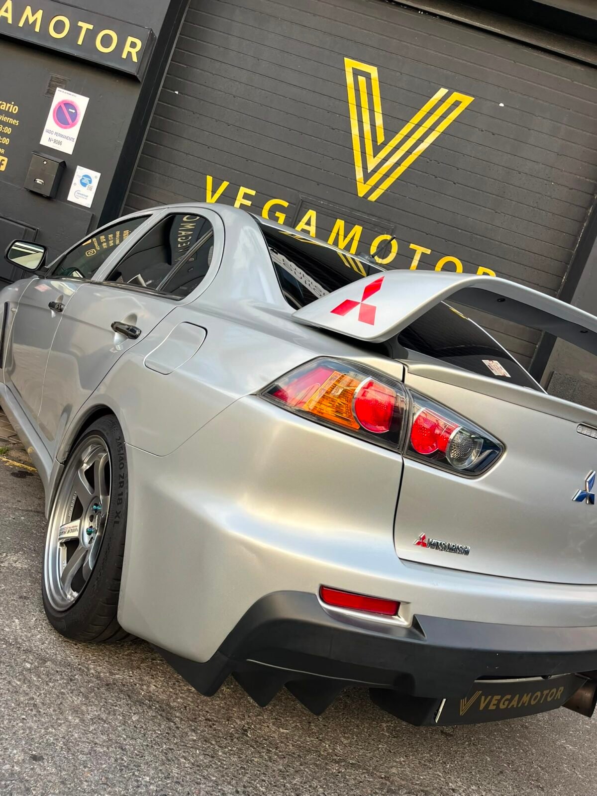 MITSUBISHI LANCER EVOLUTION X MR