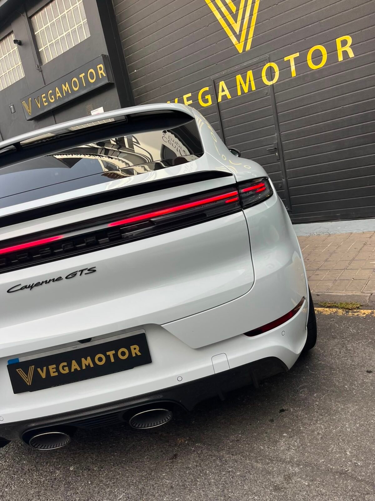 PORSCHE Cayenne COUPE GTS