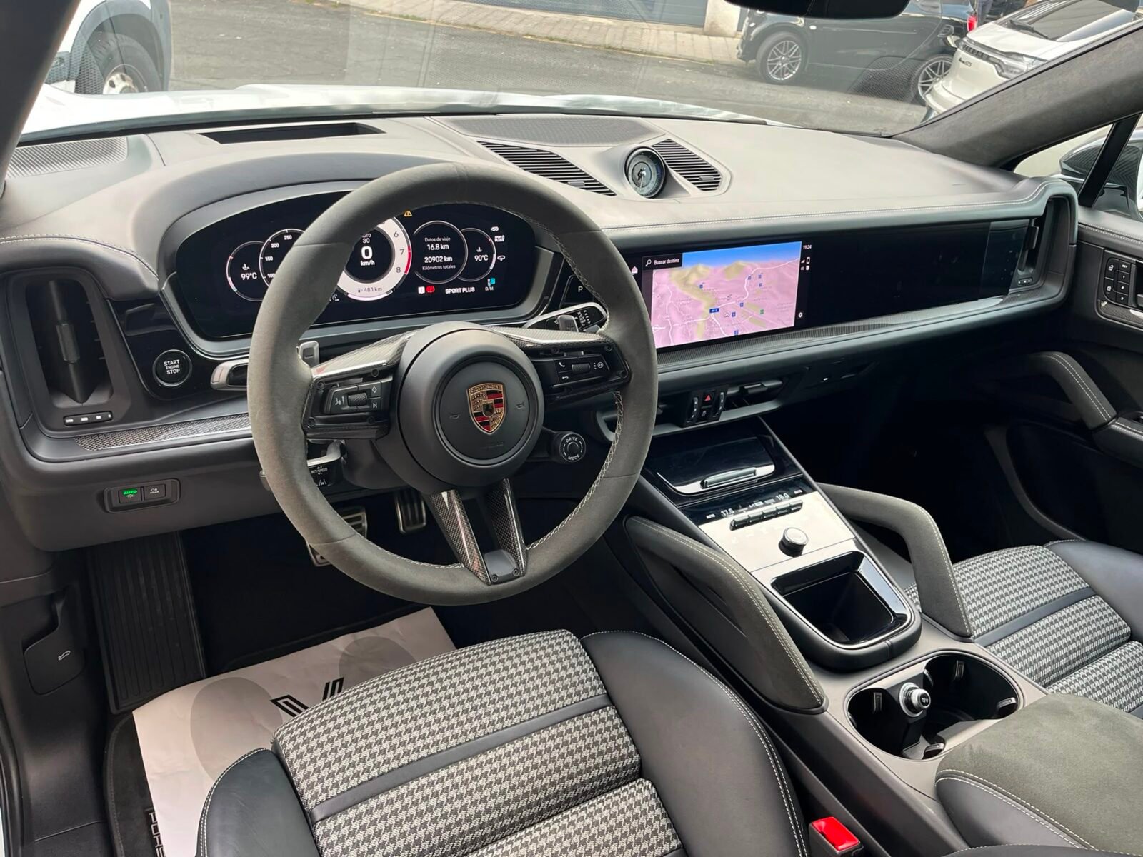 PORSCHE Cayenne COUPE GTS