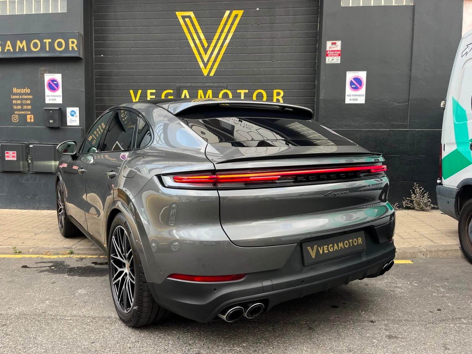 PORSCHE Cayenne coupe EHbrid