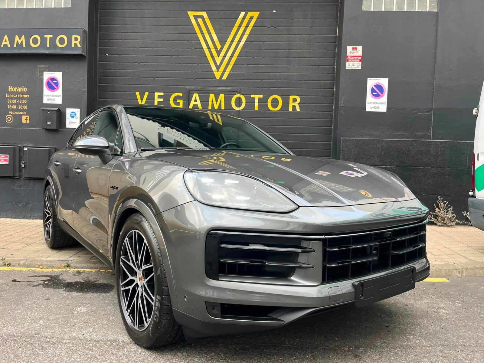 PORSCHE Cayenne coupe EHbrid