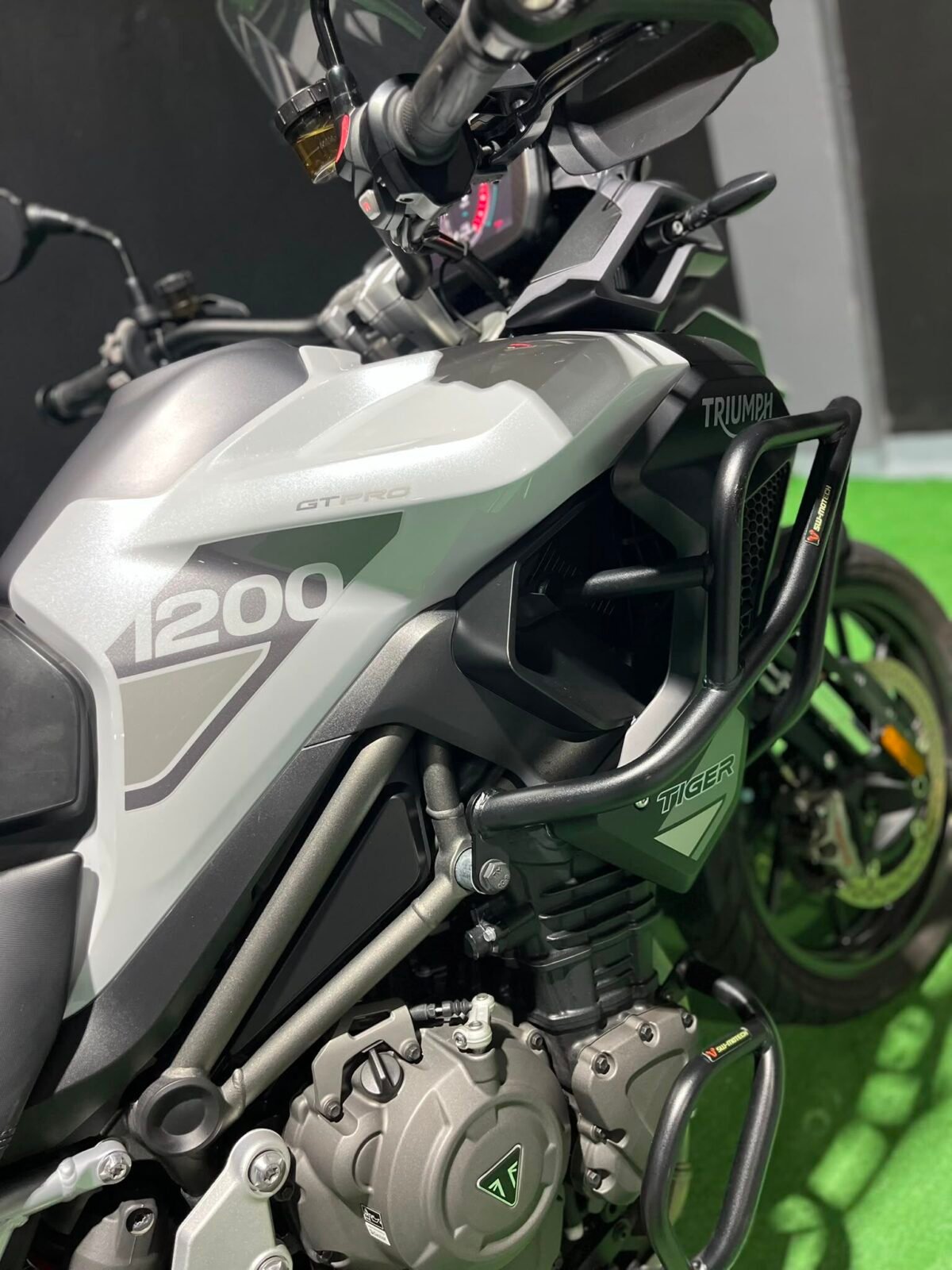 TRIUMPH TIGER 1200 RALLY PRO