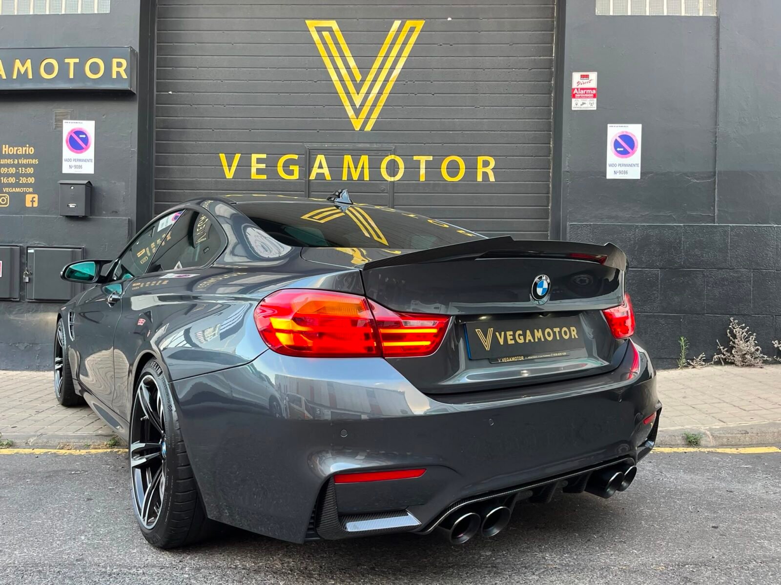 BMW M4 coupe