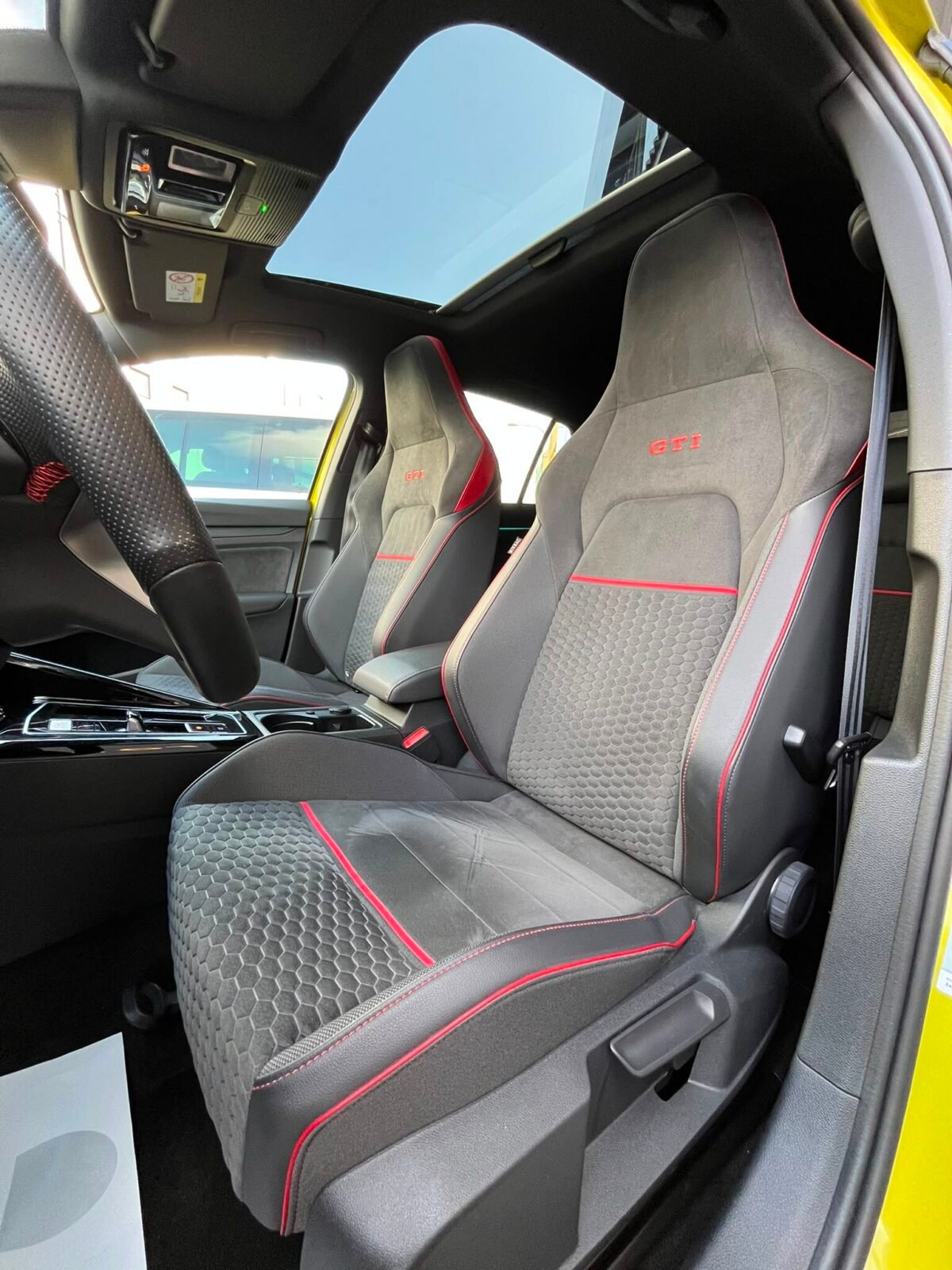 VOLKSWAGEN GOLF GTI CLUBSPORT 