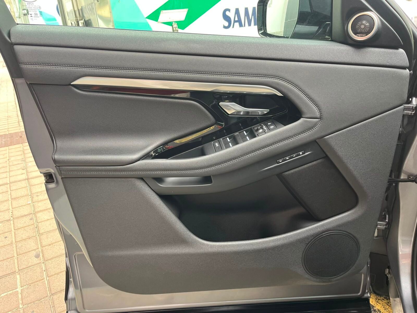 LAND-ROVER RANGE ROVER EVOQUE SE P300e R DYNAMIC 