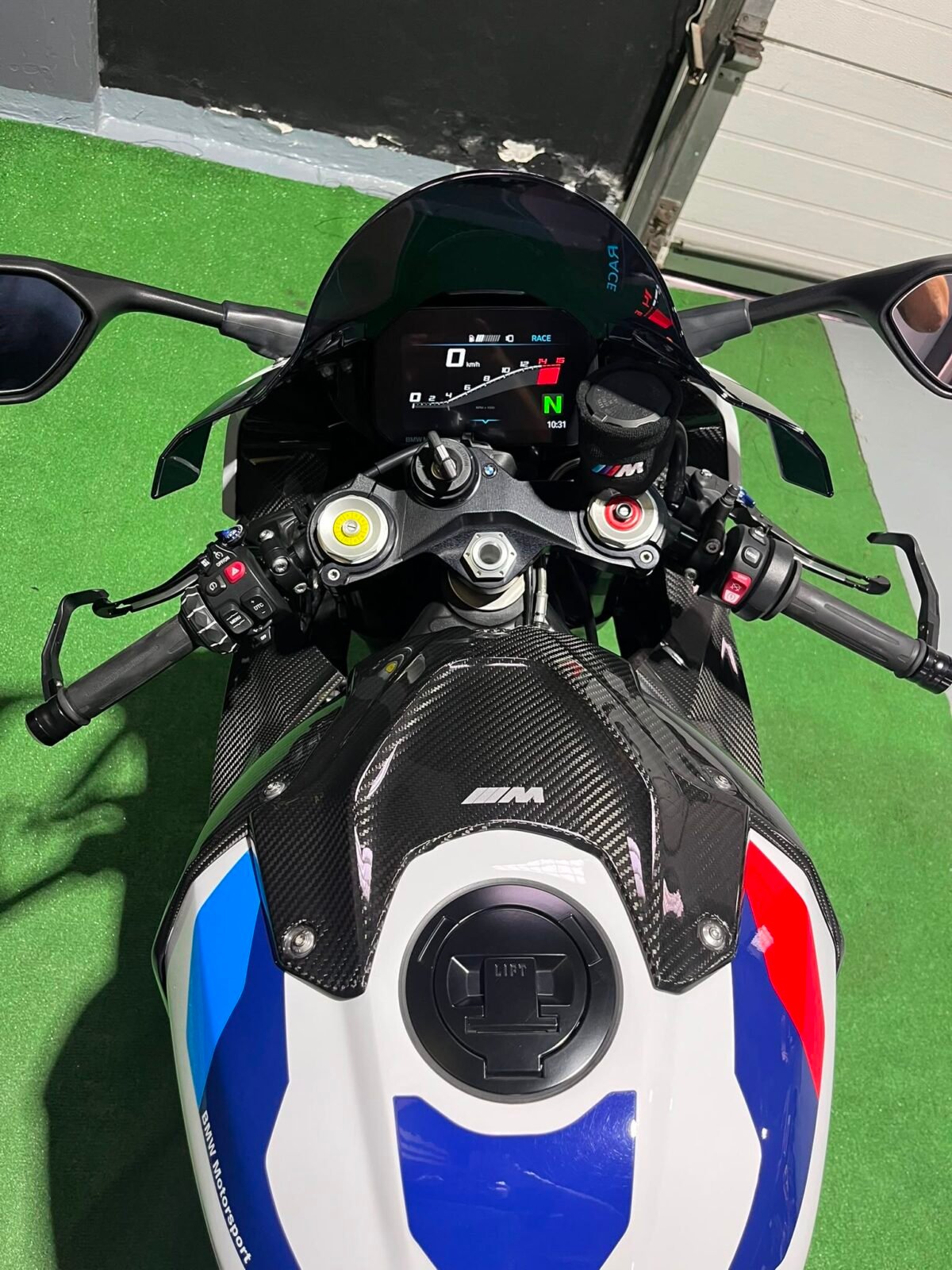 BMW M 1000 RR