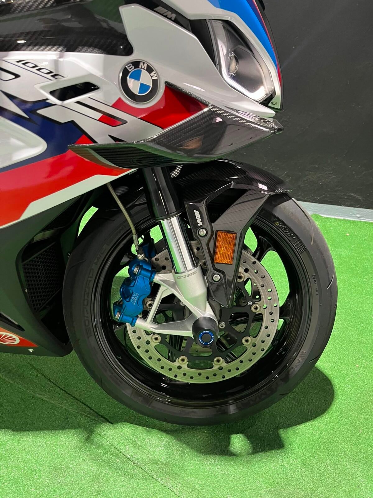 BMW M 1000 RR