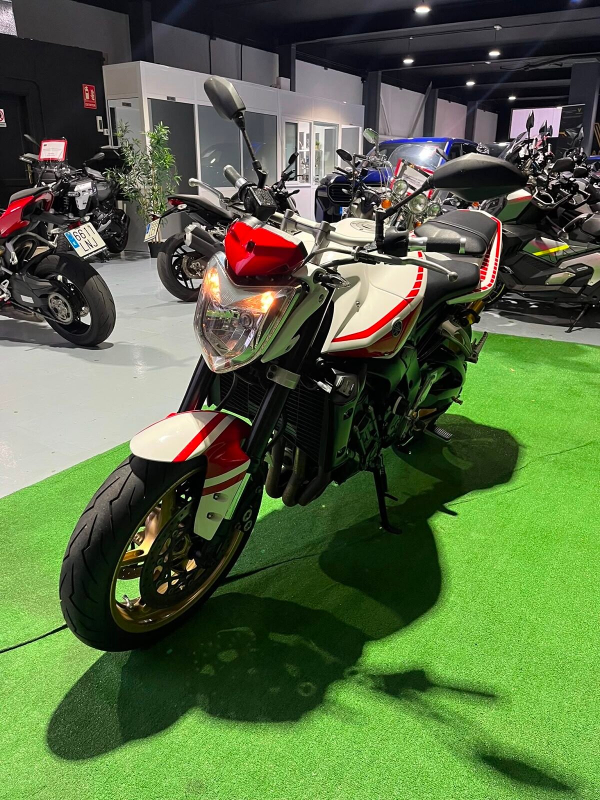 YAMAHA FZ1-N