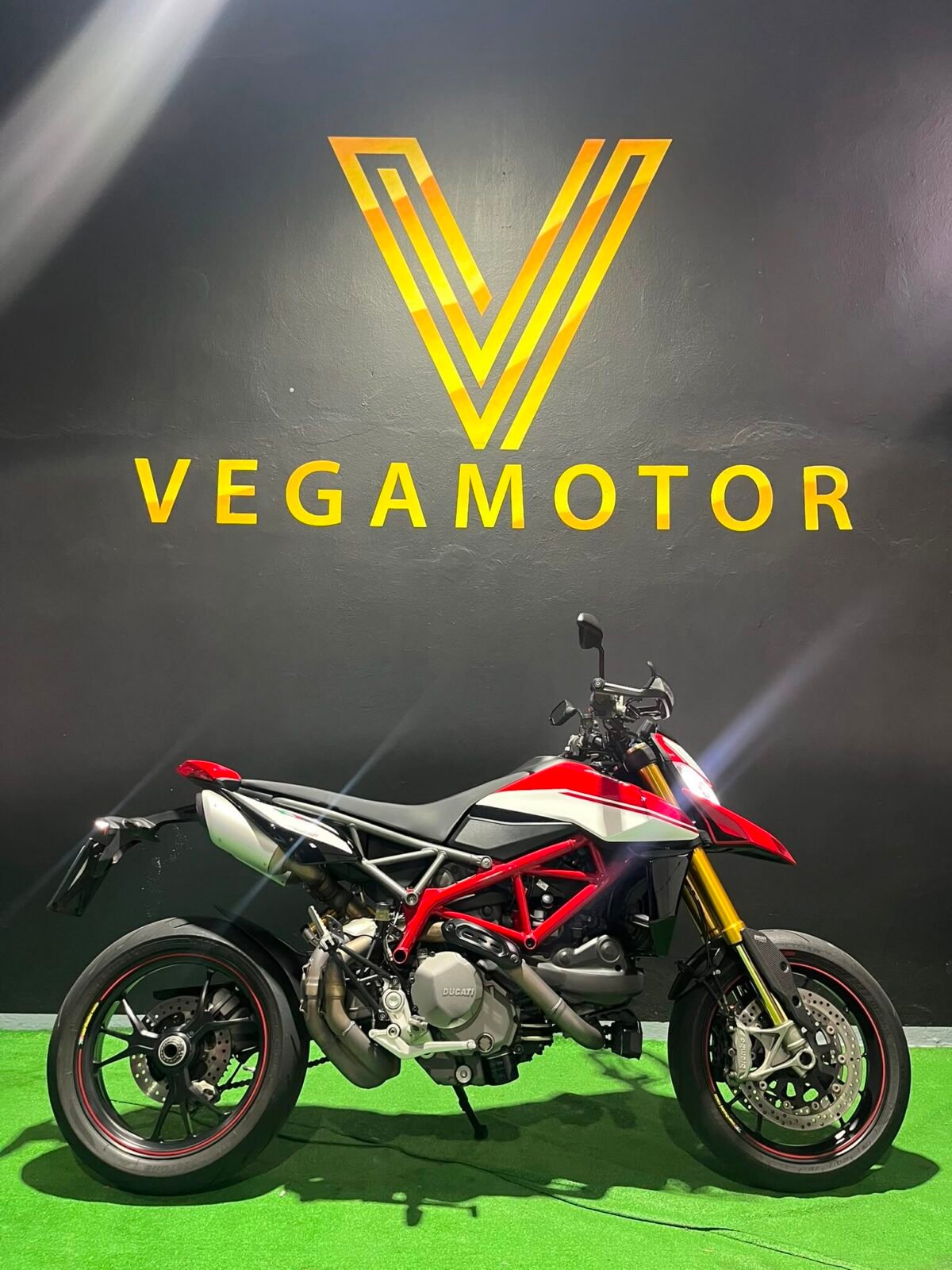 DUCATI hypermotard 950 SP