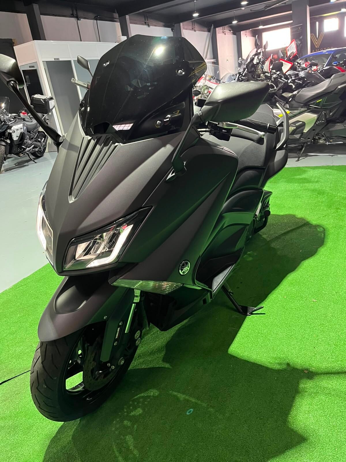 YAMAHA TMAX 530