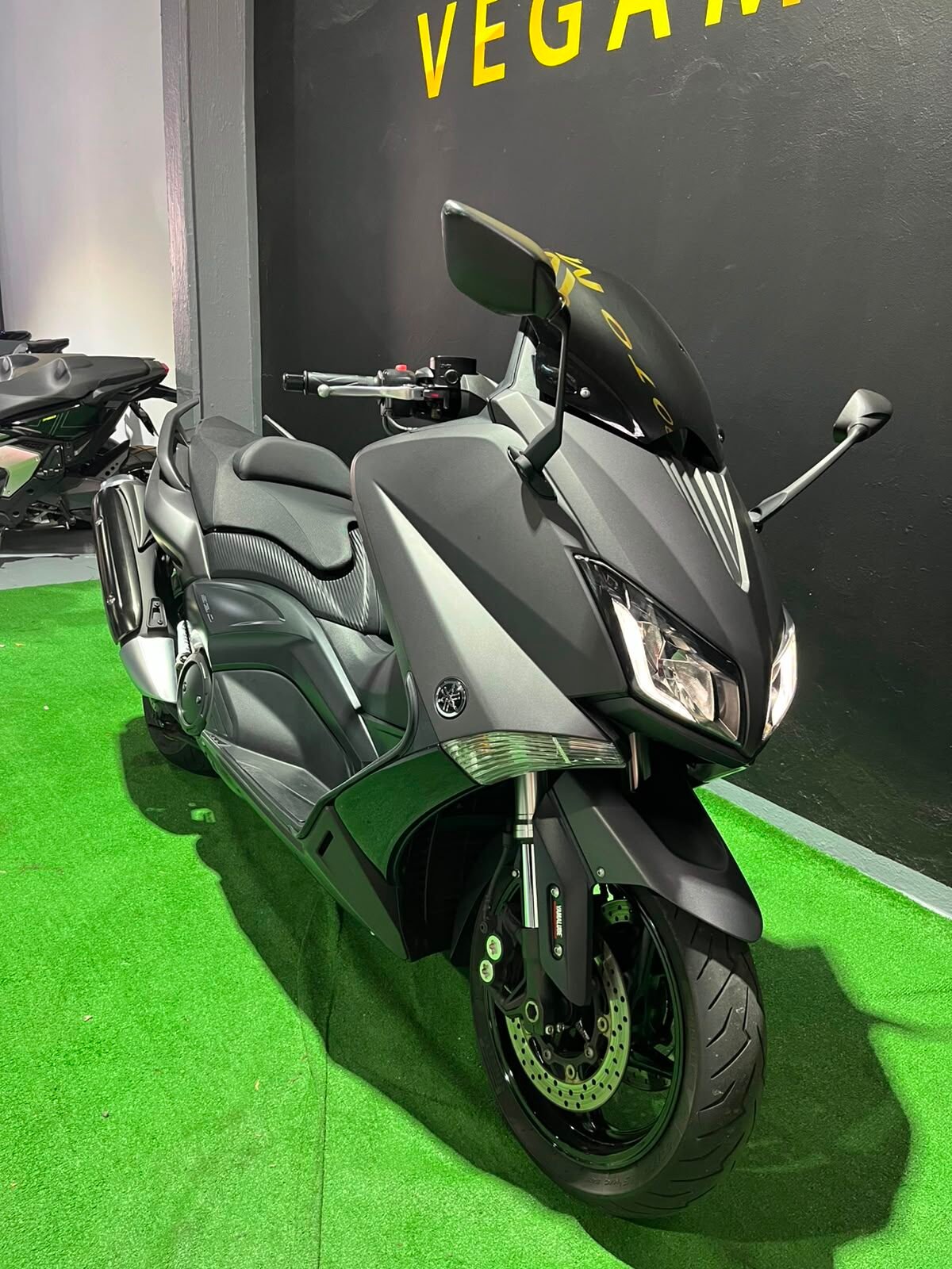 YAMAHA TMAX 530