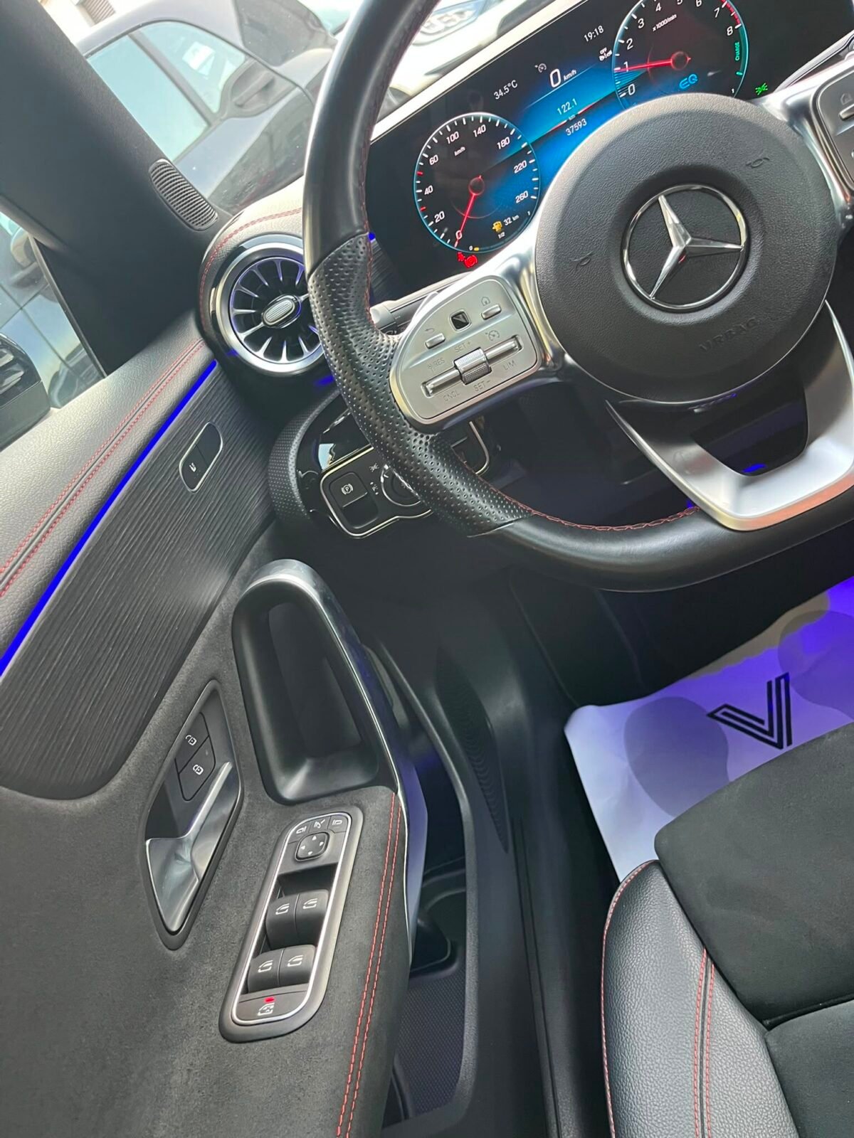 MERCEDES-BENZ CLA 250e AMG 