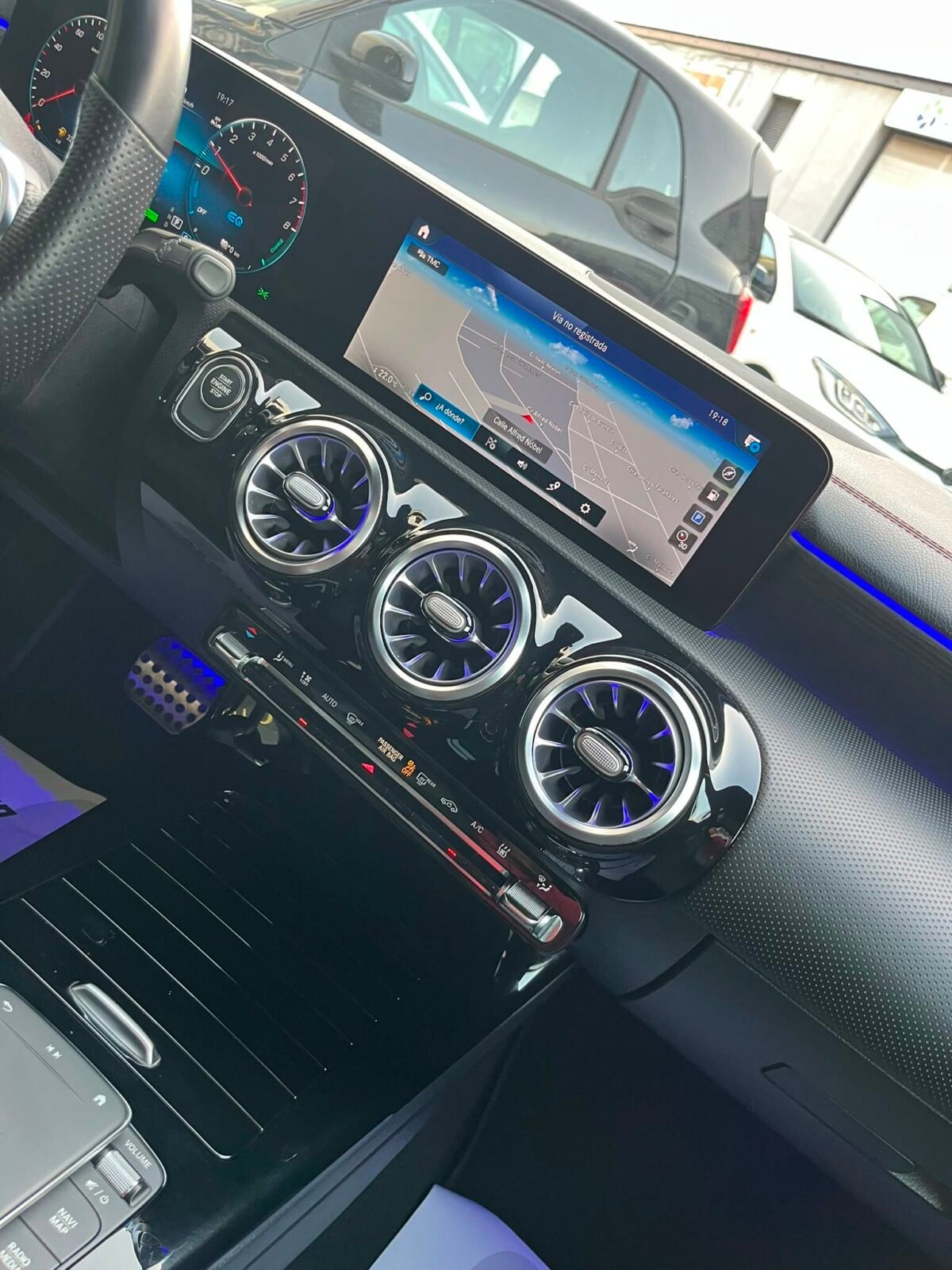 MERCEDES-BENZ CLA 250e AMG 