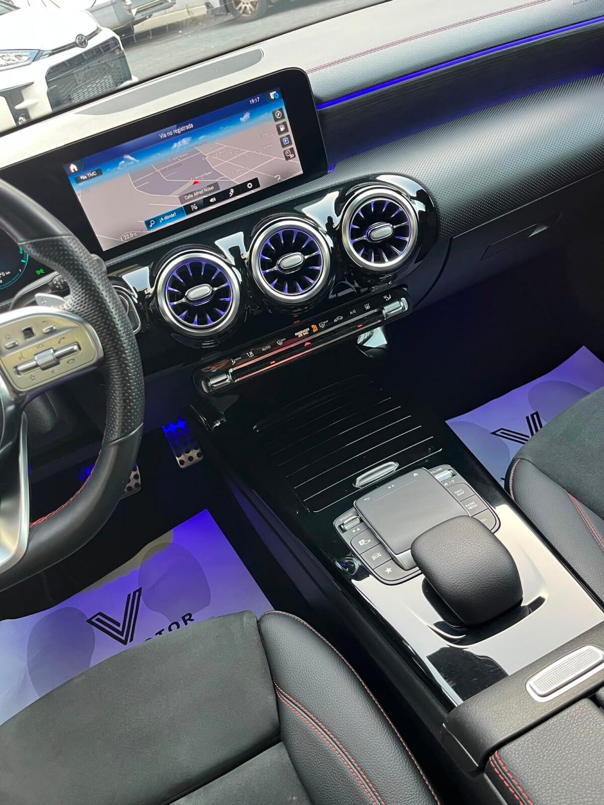MERCEDES-BENZ CLA 250e AMG 