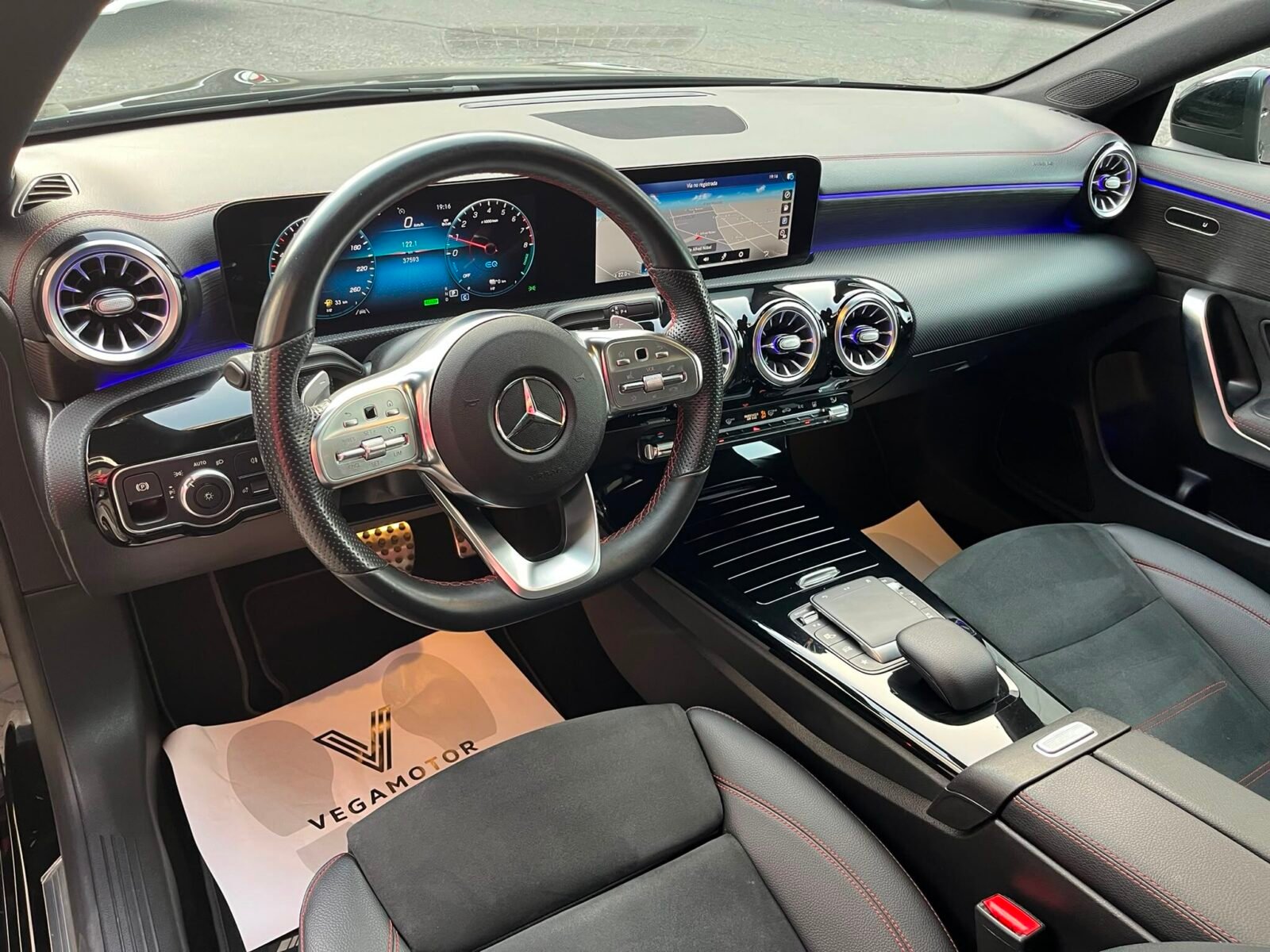 MERCEDES-BENZ CLA 250e AMG 