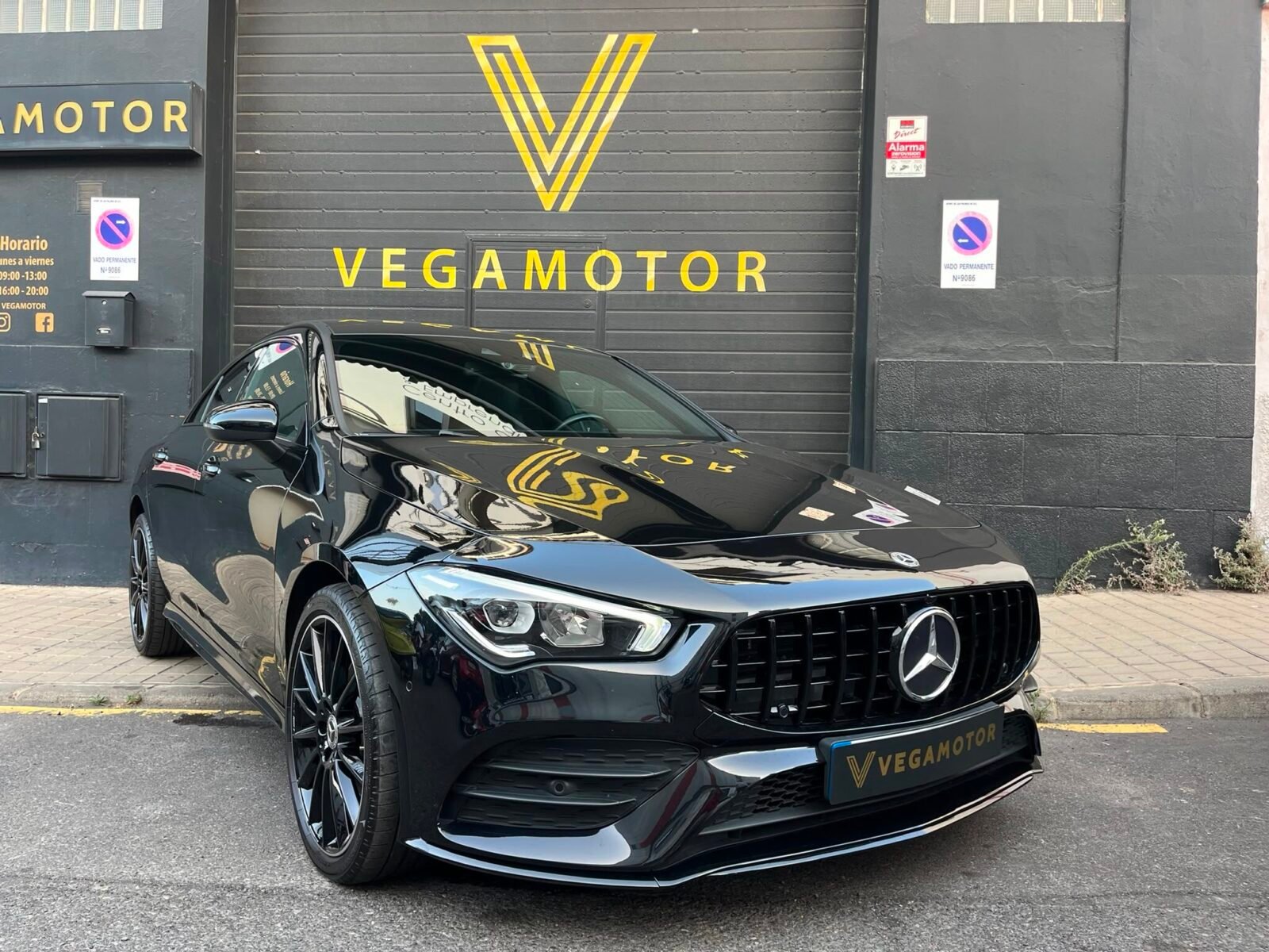 MERCEDES-BENZ CLA 250e AMG 