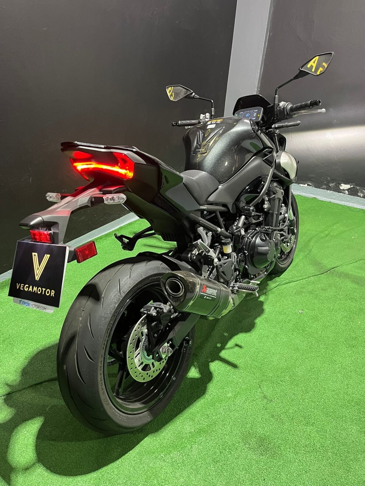 KAWASAKI Z900