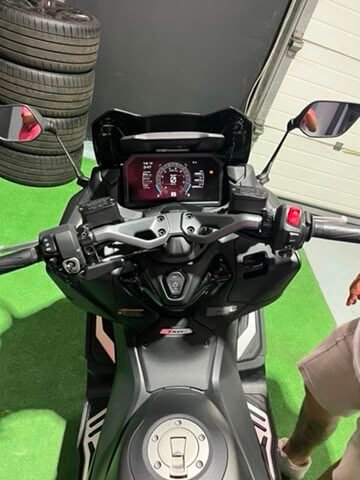 YAMAHA TMAX 560 