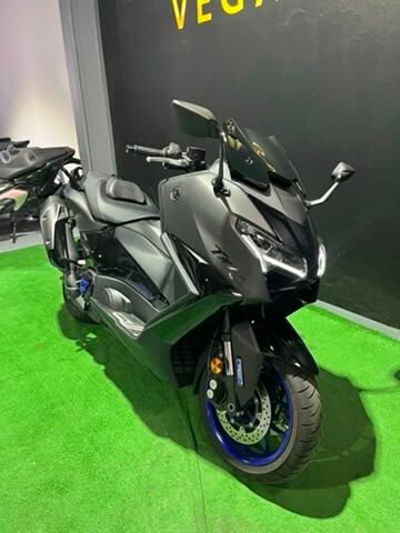 YAMAHA TMAX 560 