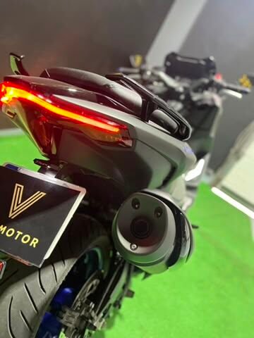 YAMAHA TMAX 560 