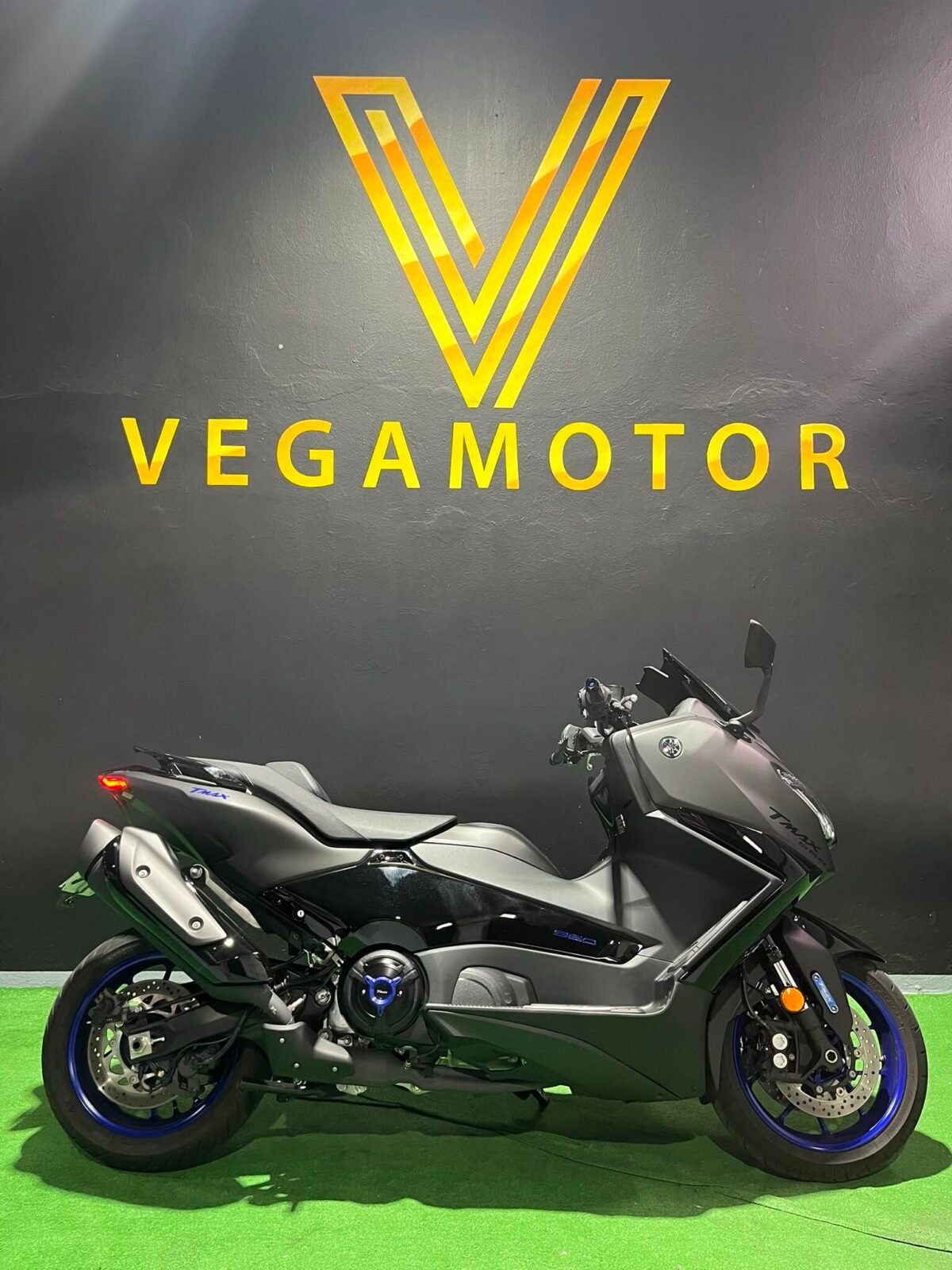 YAMAHA TMAX 560 