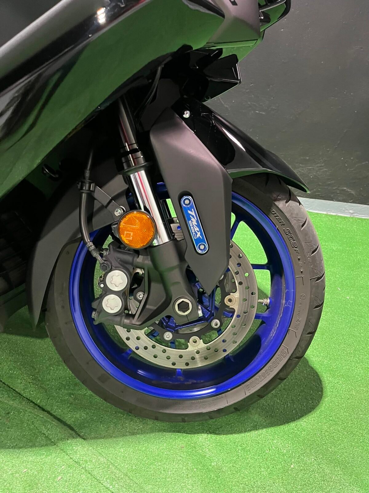 YAMAHA TMAX 560 