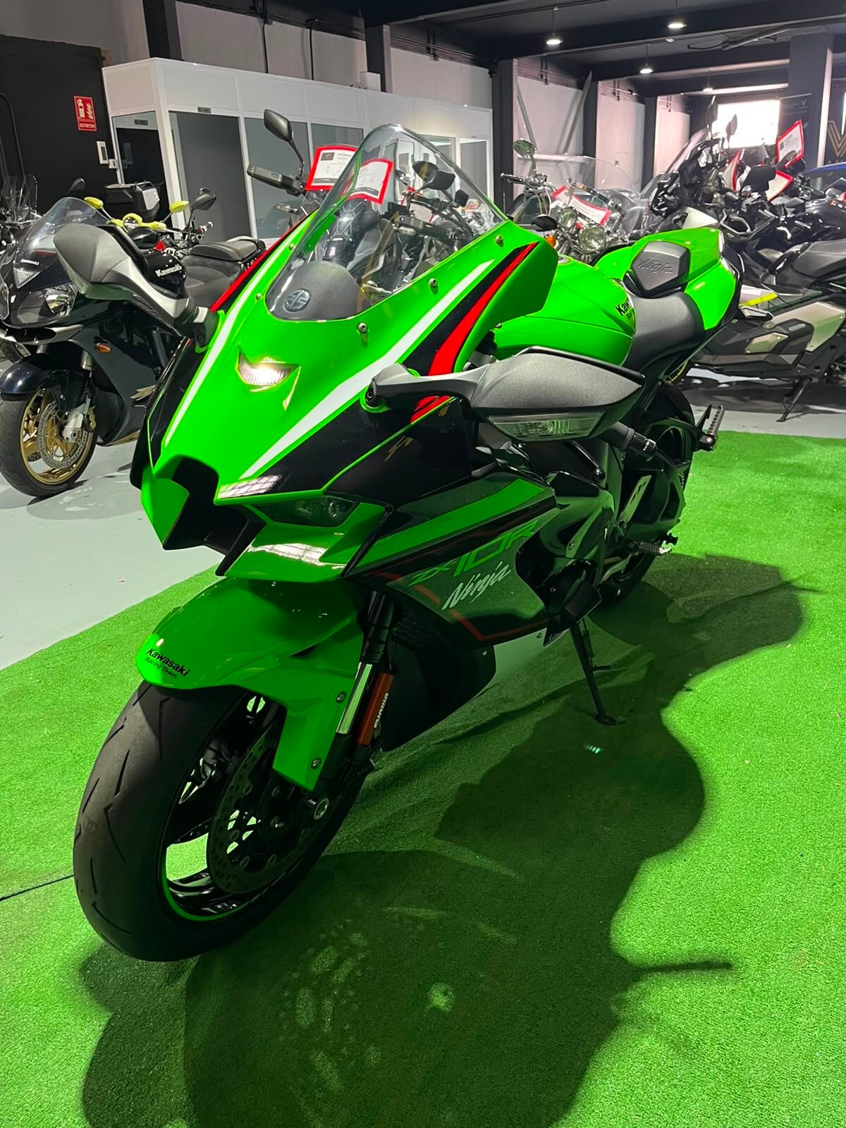 KAWASAKI ninja zx-10r