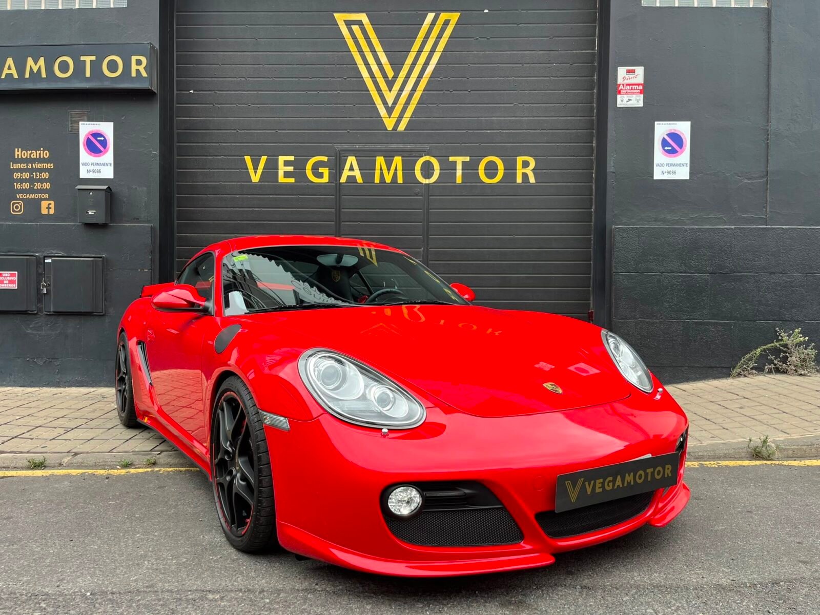 PORSCHE CAYMAN S