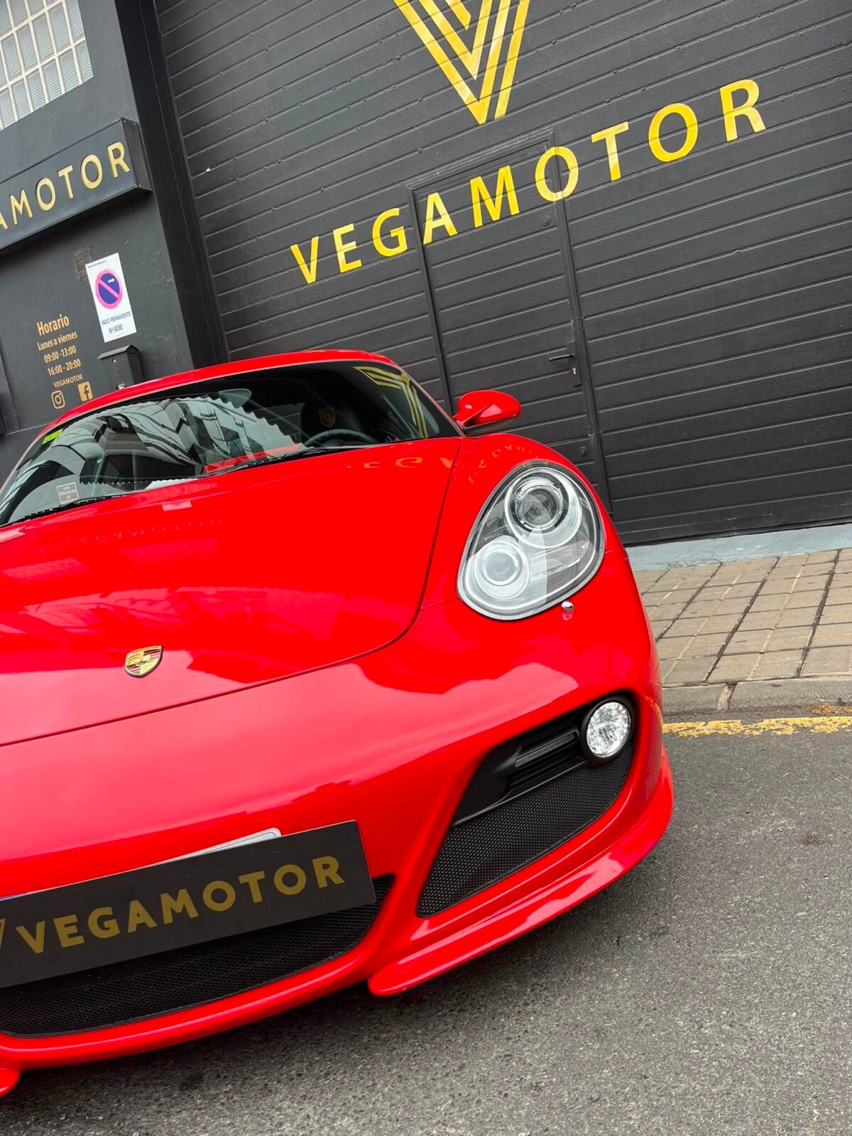 PORSCHE CAYMAN S