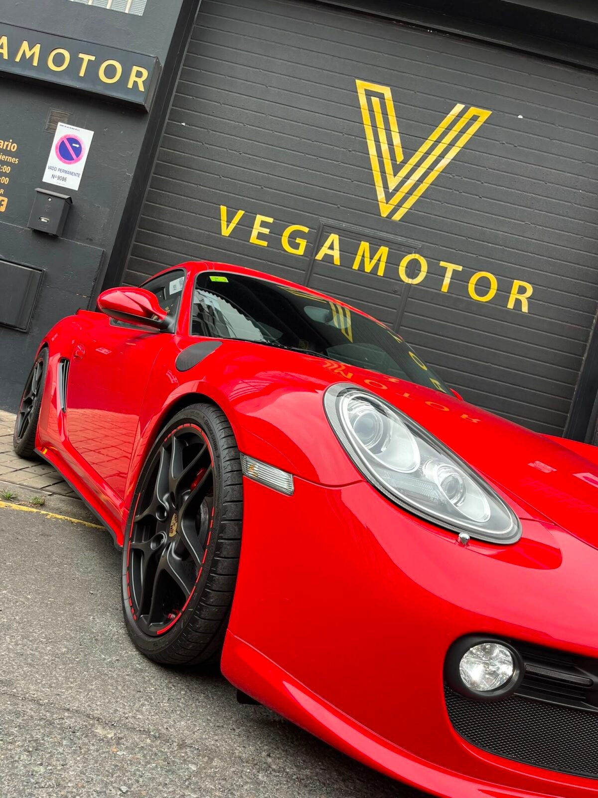 PORSCHE CAYMAN S