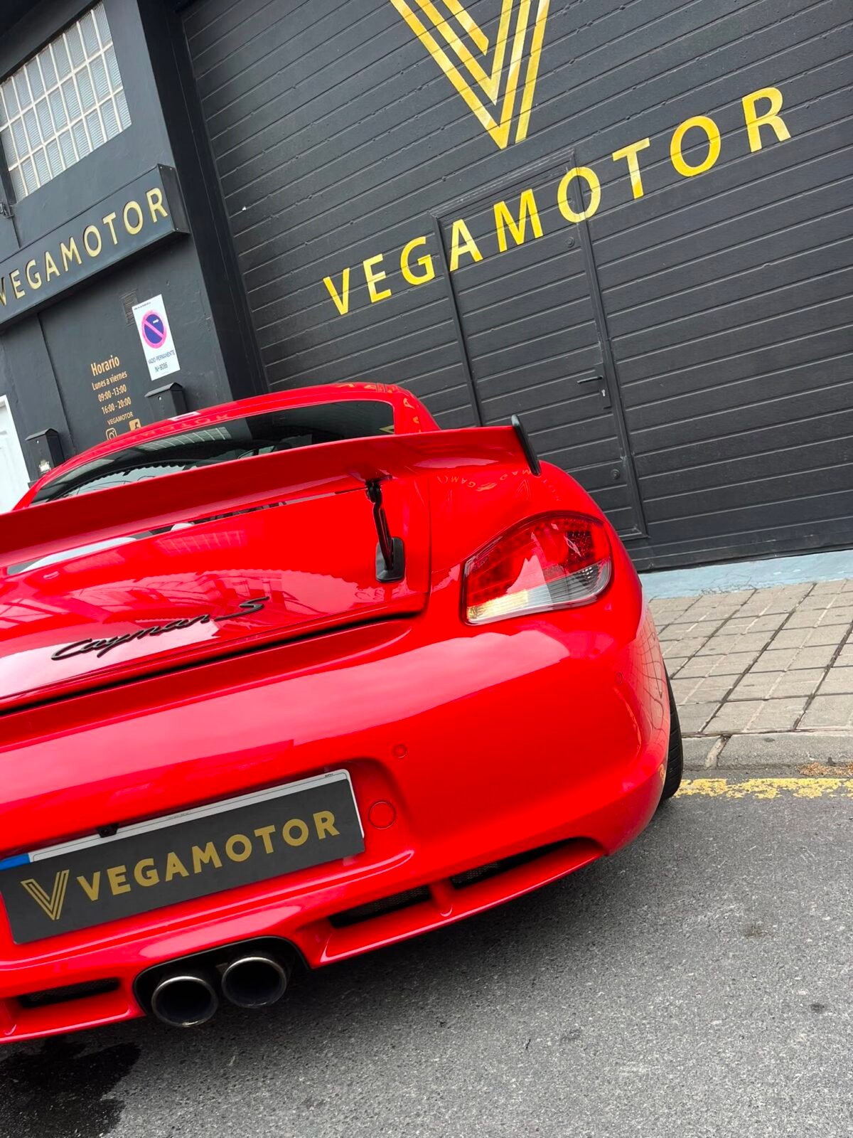 PORSCHE CAYMAN S