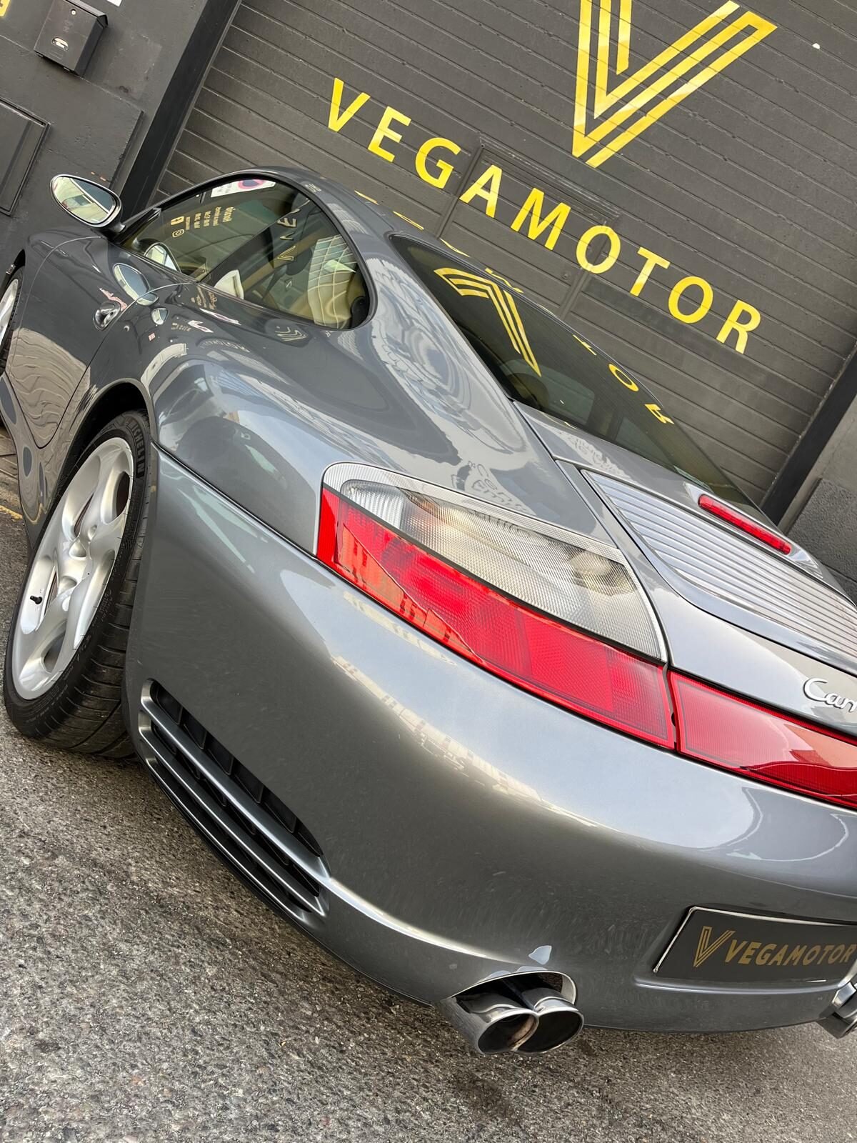 PORSCHE 911 CARRERA 4S COUPÉ