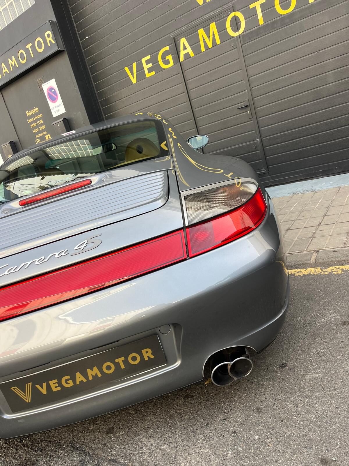 PORSCHE 911 CARRERA 4S COUPÉ
